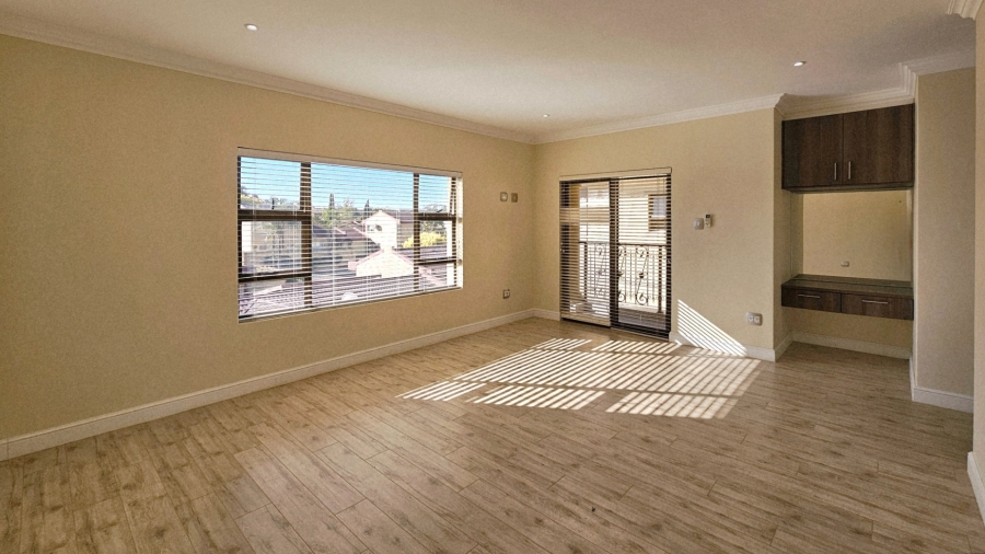 5 Bedroom Property for Sale in Kiepersol Free State